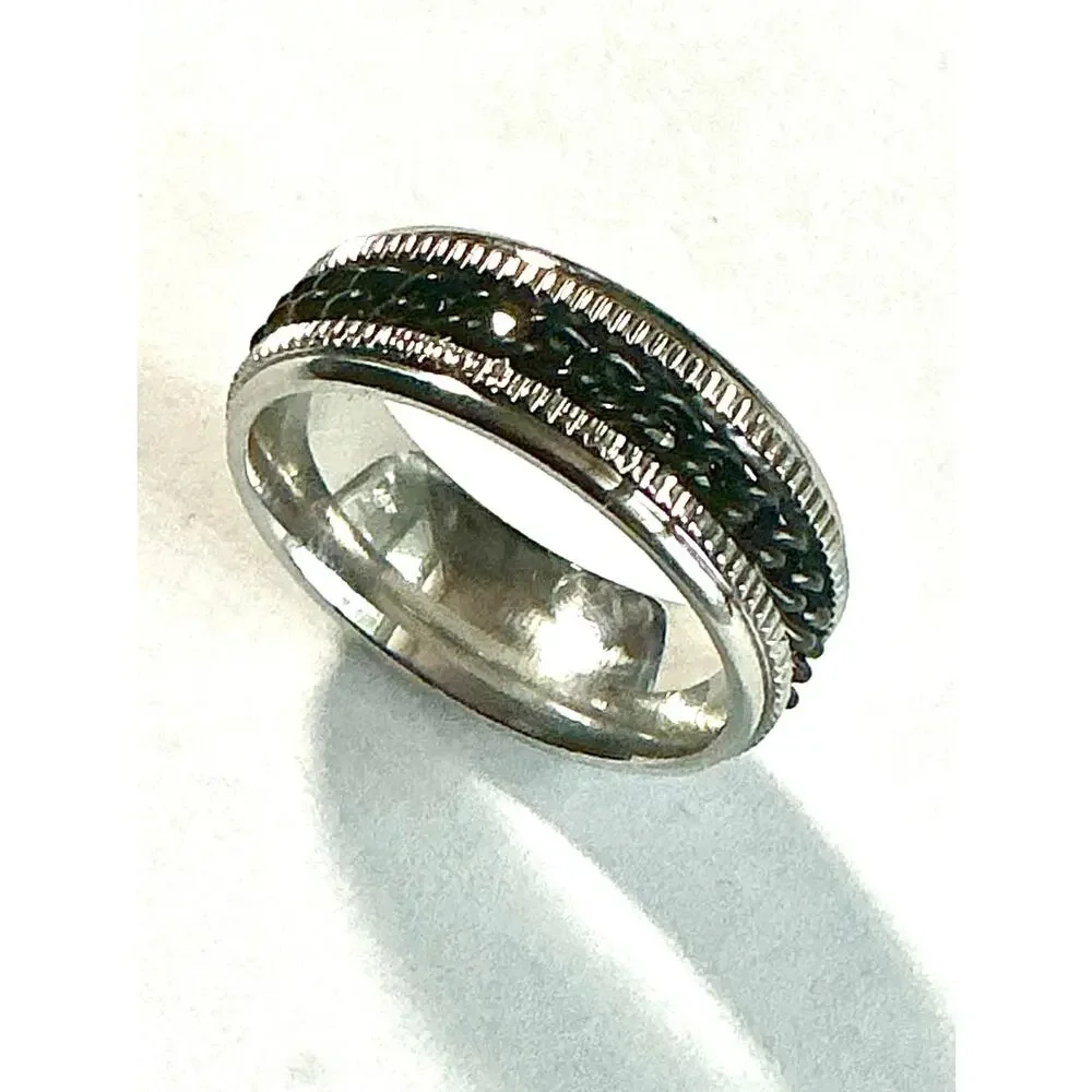 Black PVD Chain Center Spinner and Diacut Lined Stainless Steel Ring size 12